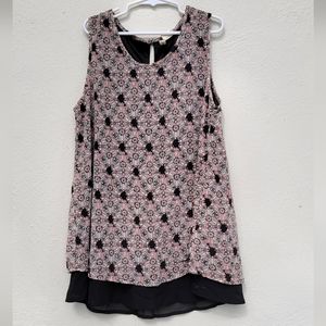 Super cute pink and dark brown top